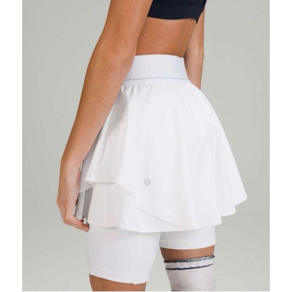 Lululemon SIZE 8 Court Rival White High Rise Tennis Skirt with Shorts Lining